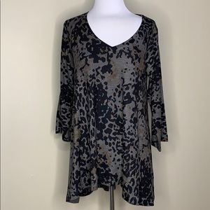 NALLY & MILLIE Animal Print Asymmetric Tunic Top M